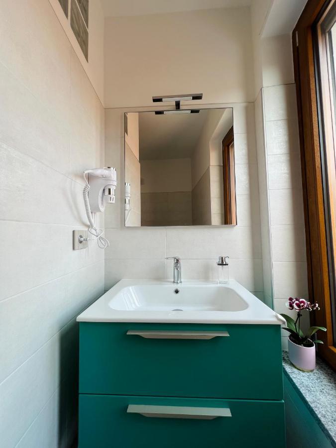 La Ringhiera Hotel Новара Екстериор снимка